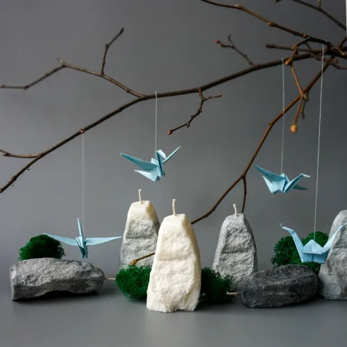 Свічка у вигляді справжнього каменю зроблена з соєвого воску. Час горіння 30хв.